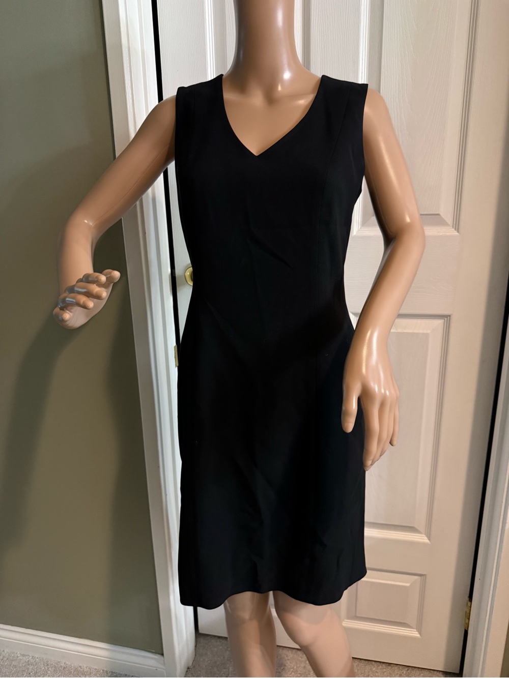 Vintage 90s Ann Taylor LBD Dress Back Hem Pleats Size 6P V Neck Career Cocktails